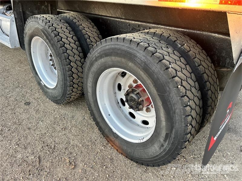 Peterbilt 389 6x4 T/A Dump Truck شاحنات قلابة
