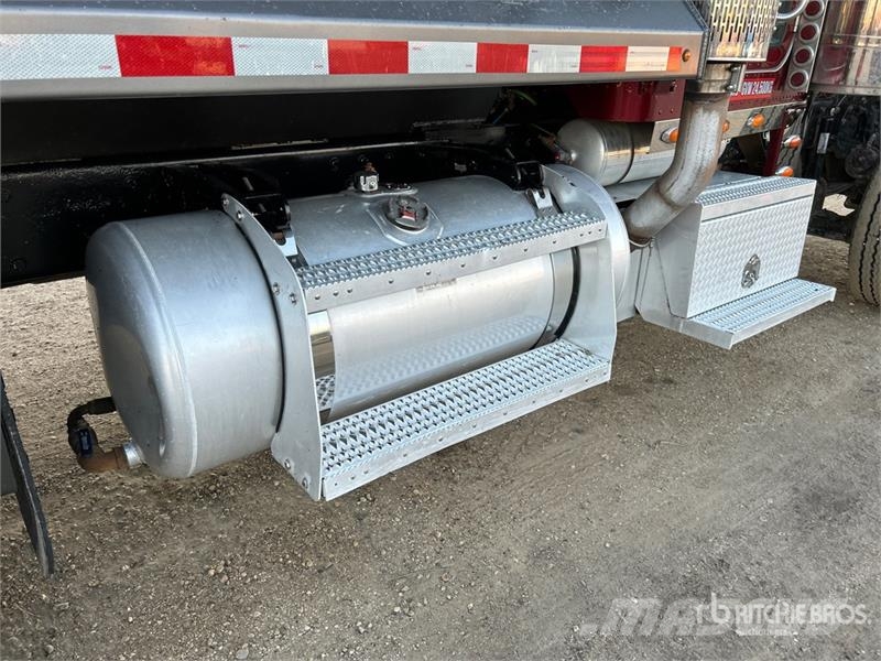 Peterbilt 389 6x4 T/A Dump Truck شاحنات قلابة