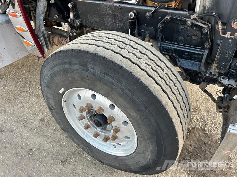 Peterbilt 389 6x4 T/A Dump Truck شاحنات قلابة