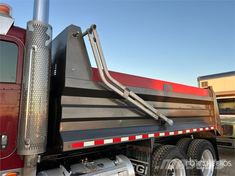 Peterbilt 389 6x4 T/A Dump Truck شاحنات قلابة