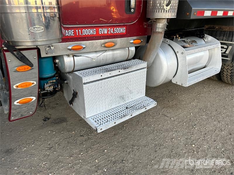 Peterbilt 389 6x4 T/A Dump Truck شاحنات قلابة