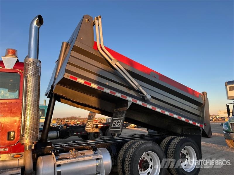 Peterbilt 389 6x4 T/A Dump Truck شاحنات قلابة