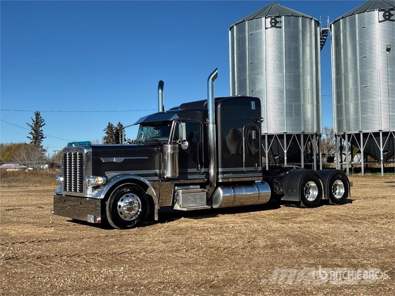 Peterbilt 389X 6x4 T/A Sleeper Truck Tractor Cabezas tractoras