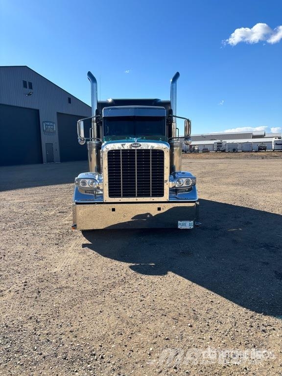 Peterbilt 389X 6x4 T/A Sleeper Truck Tractor Ťahače