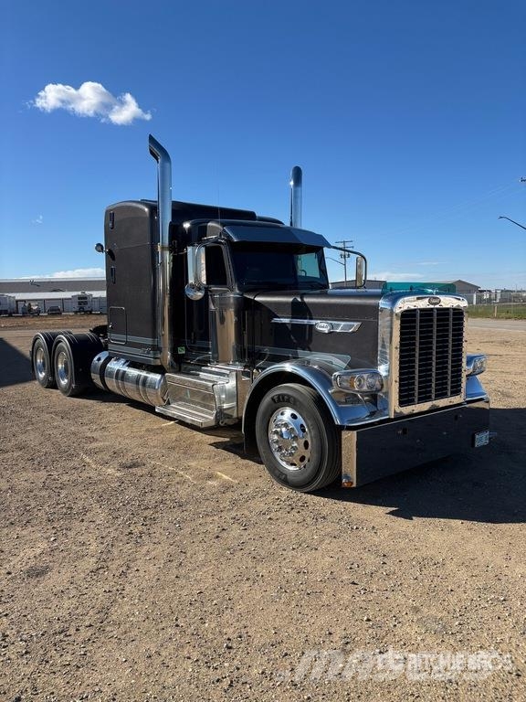 Peterbilt 389X 6x4 T/A Sleeper Truck Tractor Ťahače