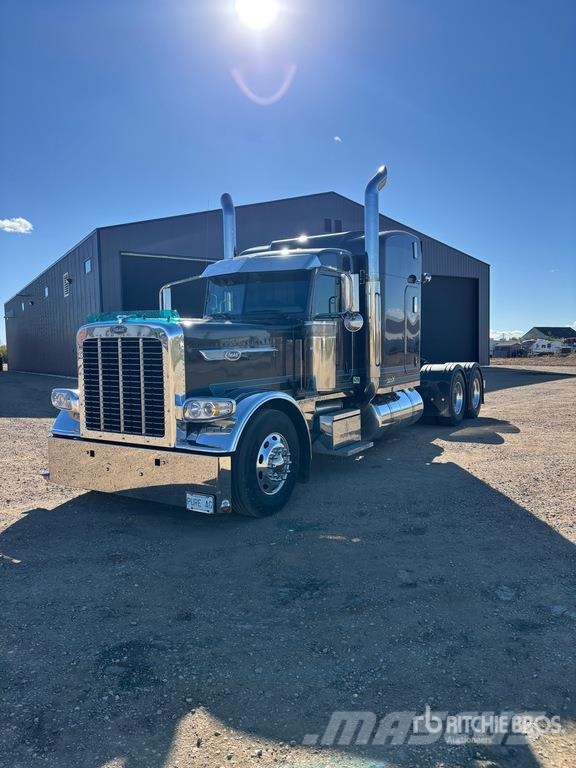 Peterbilt 389X 6x4 T/A Sleeper Truck Tractor Ťahače