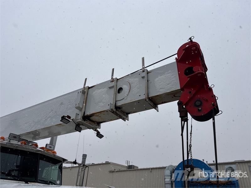 Peterbilt 45110T 45 ton Straight Boom on Peterbilt 367 10x6  Crane trucks