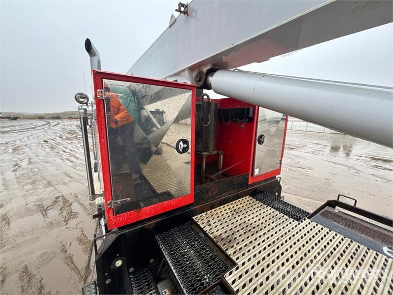 Peterbilt 45110T 45 ton Straight Boom on Peterbilt 367 10x6  Crane trucks