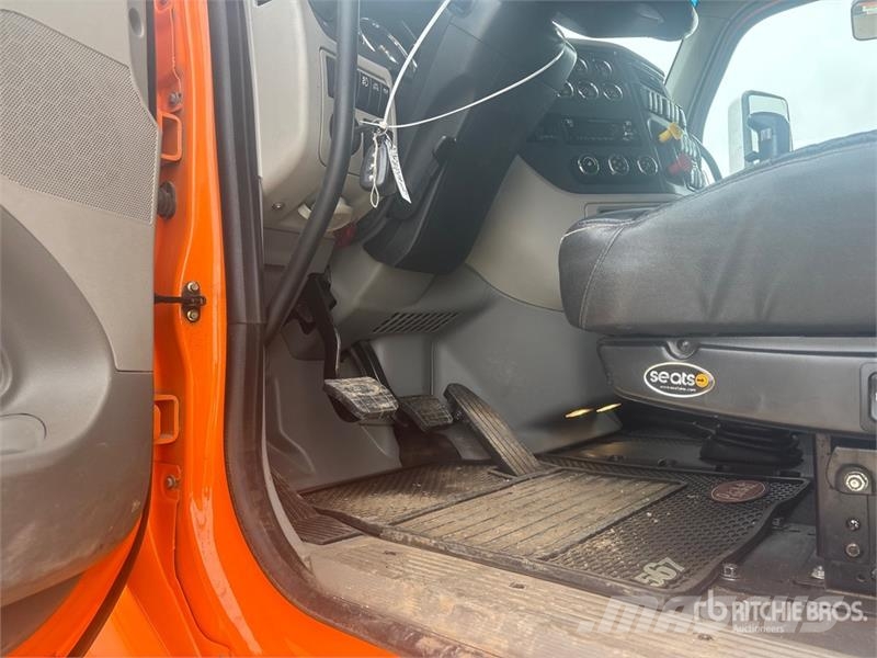 Peterbilt 567 Trekkers