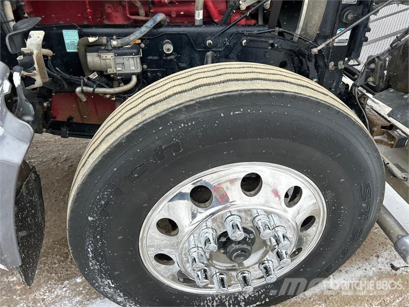 Peterbilt 567 Trekkers