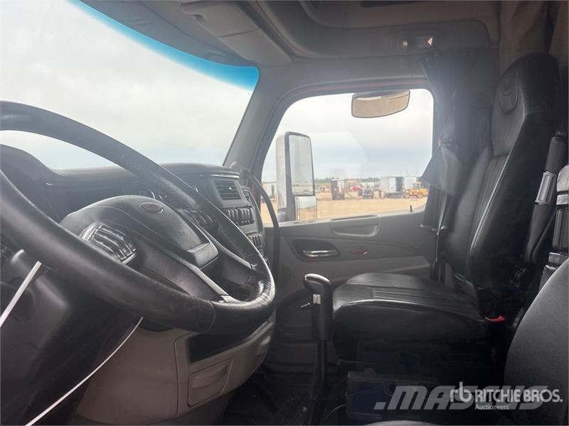 Peterbilt 567 Trekkers
