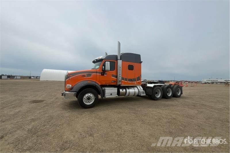 Peterbilt 567 Trekkers