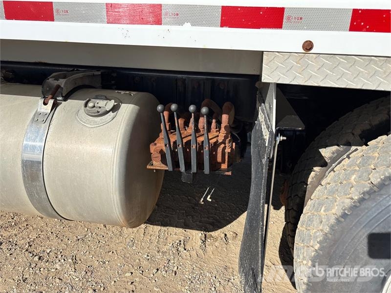 Peterbilt 567 Грузовики-Самосвалы