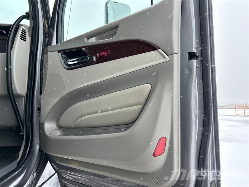 Peterbilt 567 Trekkers