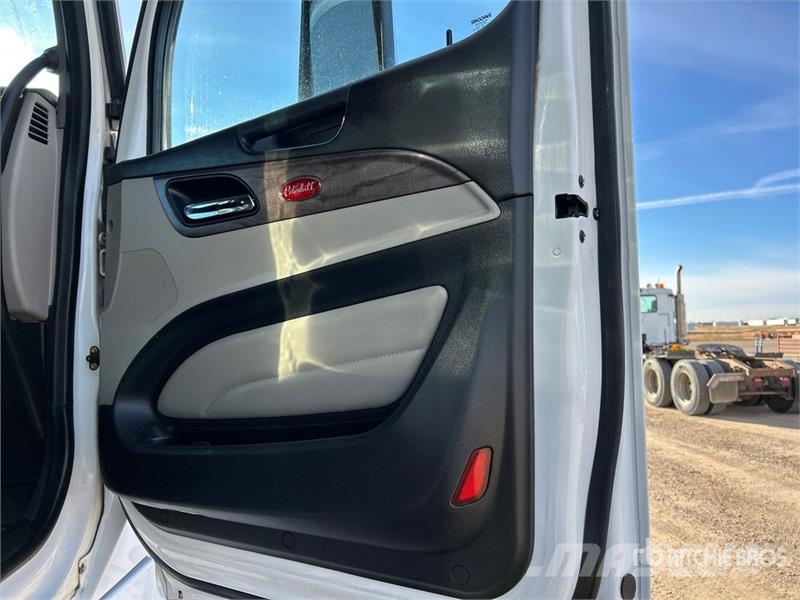 Peterbilt 567 Camiones tractor