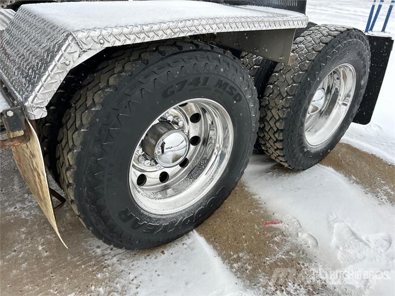 Peterbilt 567 Trekkers