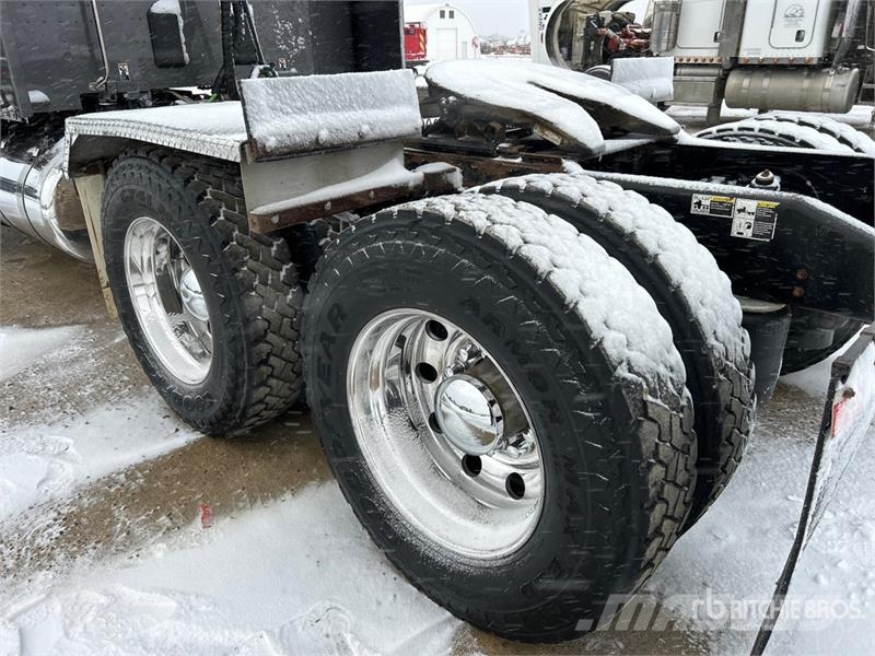 Peterbilt 567 Trekkers