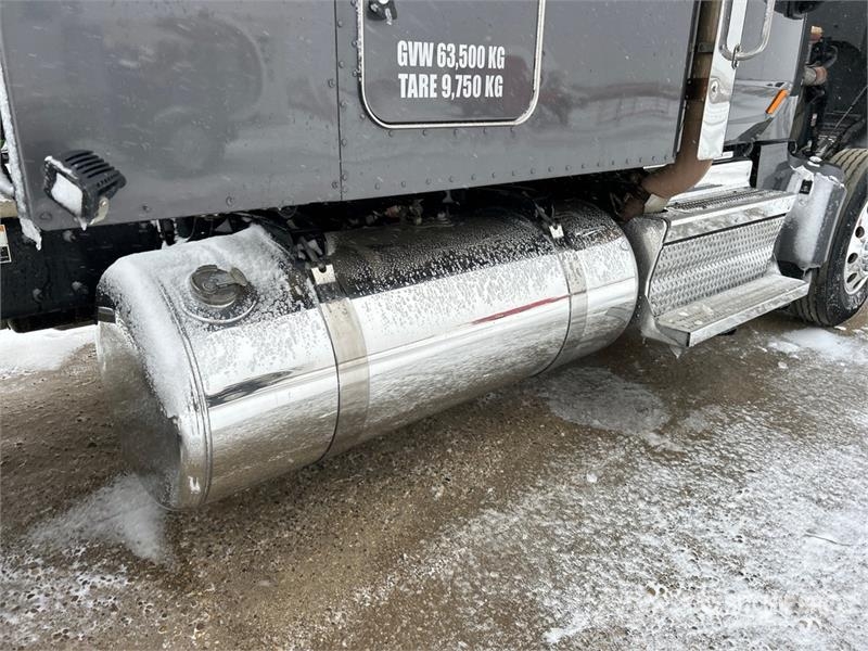 Peterbilt 567 Trekkers