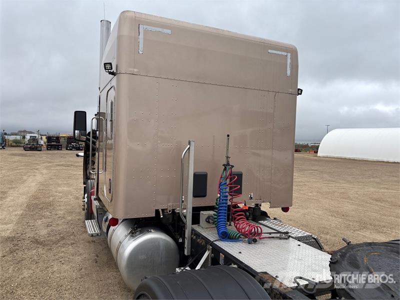 Peterbilt 567 Autotractoare