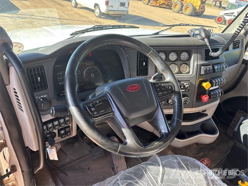 Peterbilt 567 Грузовики-Самосвалы