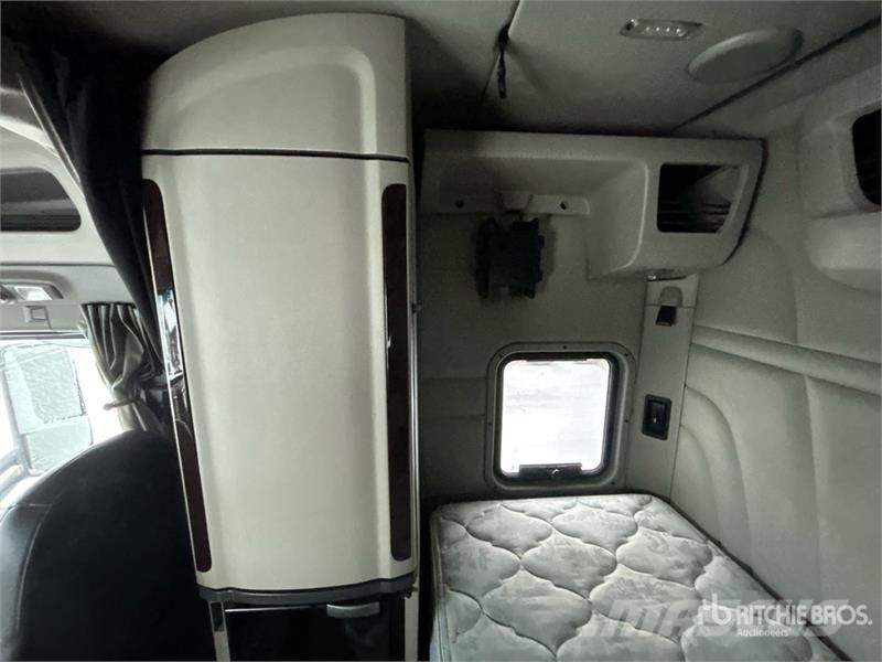 Peterbilt 567 Trekkers