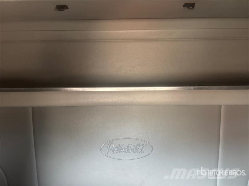 Peterbilt 567 Trekkers