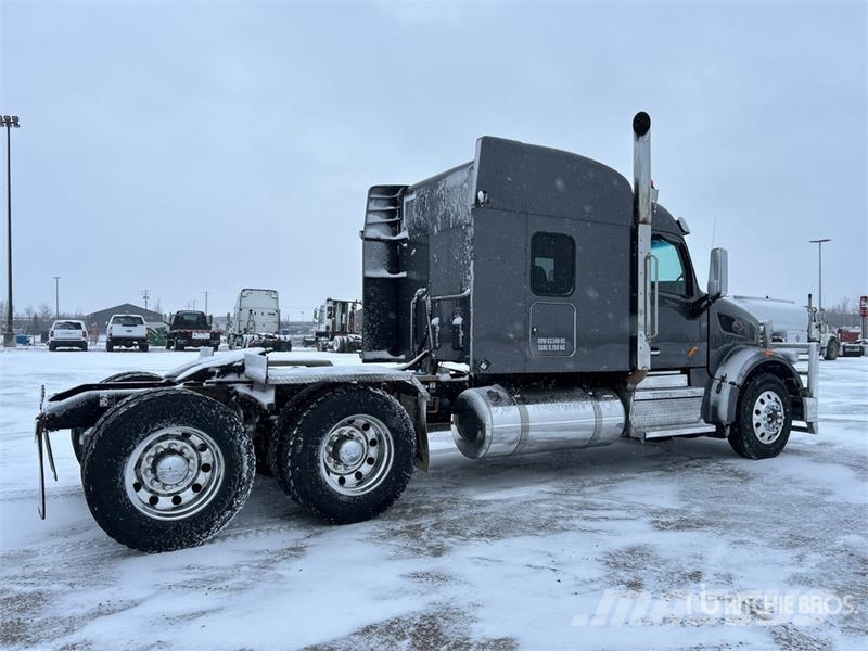 Peterbilt 567 Trekkers