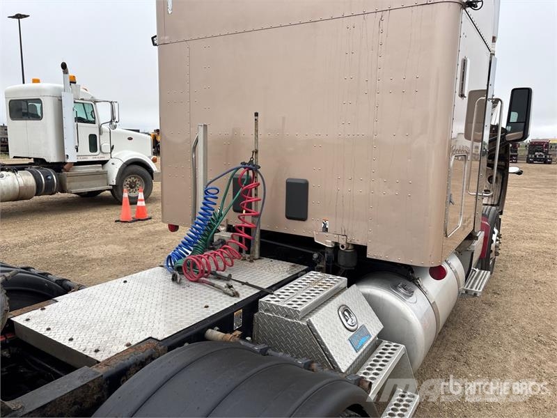 Peterbilt 567 Autotractoare