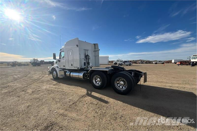 Peterbilt 567 Vlačilci