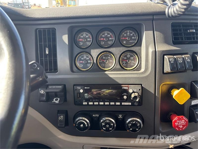 Peterbilt 567 Грузовики-Самосвалы