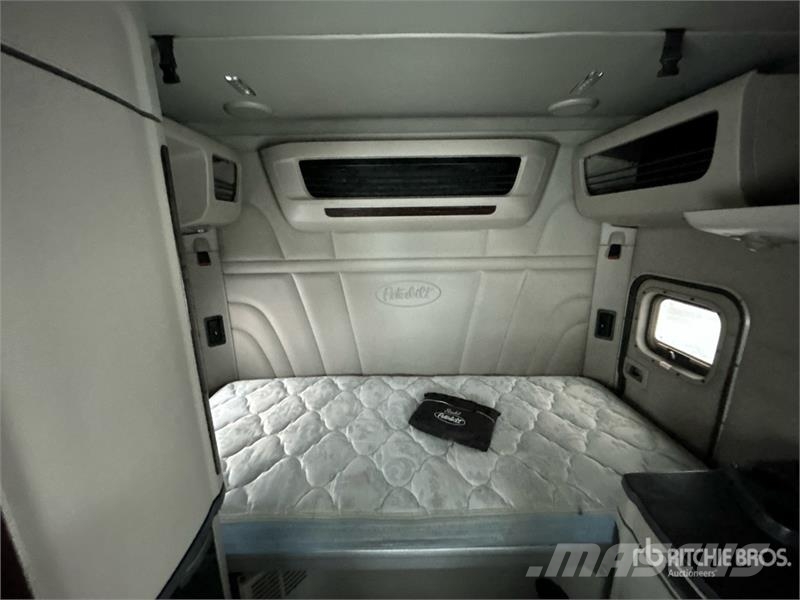 Peterbilt 567 Trekkers