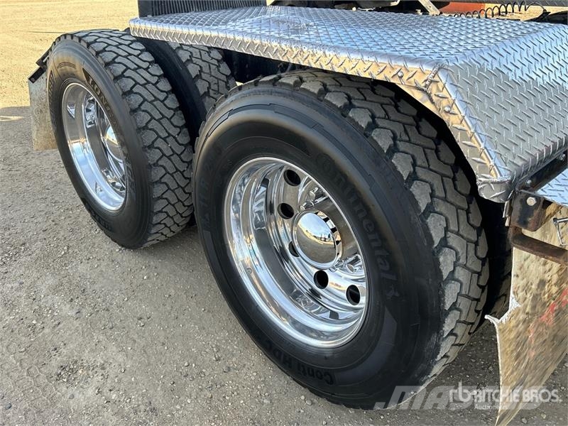 Peterbilt 567 Camiones tractor