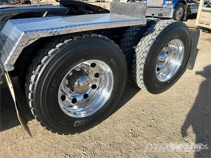 Peterbilt 567 Camiones tractor