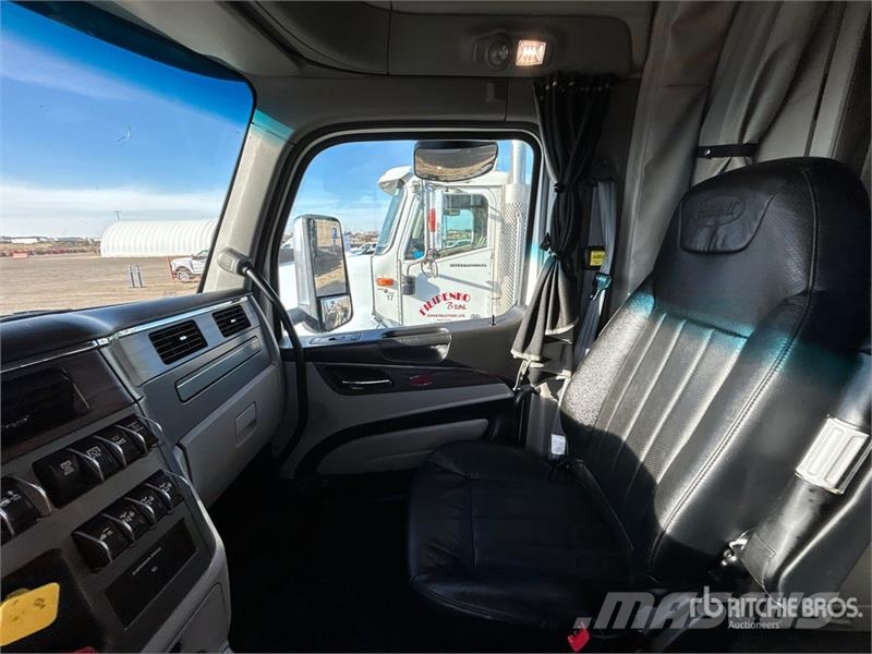Peterbilt 567 Camiones tractor