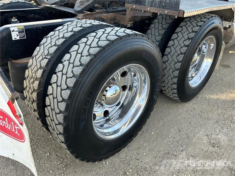 Peterbilt 567 Camiones tractor