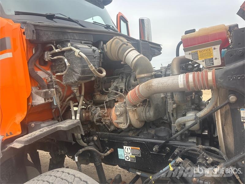 Peterbilt 567 Trekkers