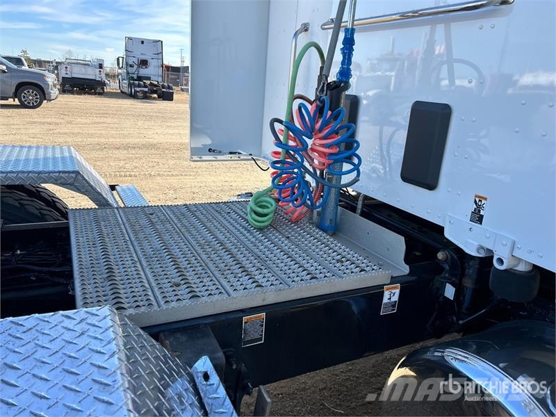 Peterbilt 567 Camiones tractor