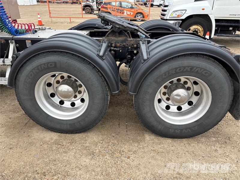 Peterbilt 567 Autotractoare