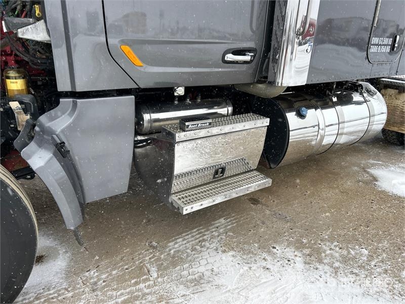 Peterbilt 567 Trekkers