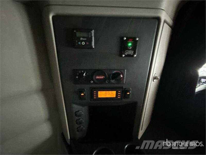 Peterbilt 567 Trekkers