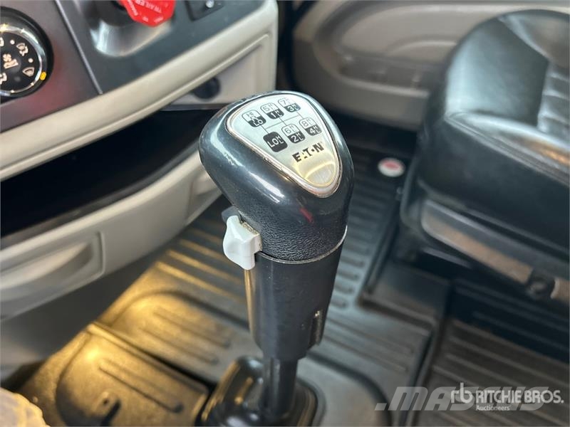 Peterbilt 567 Trekkers
