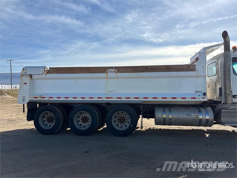 Peterbilt 567 Грузовики-Самосвалы