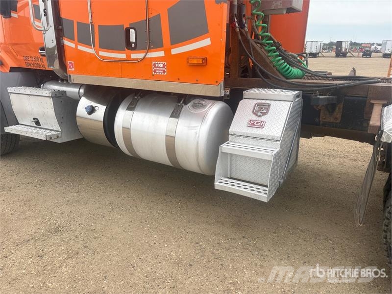 Peterbilt 567 Trekkers