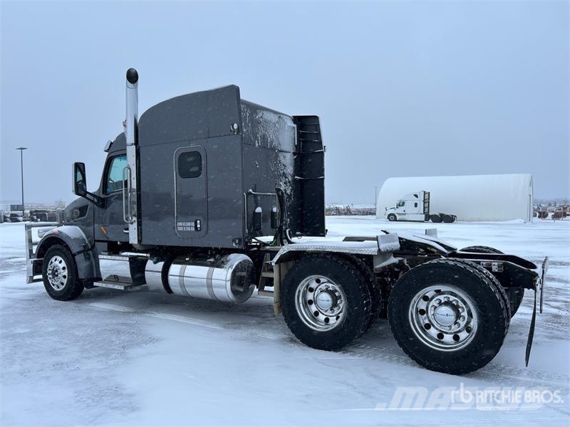 Peterbilt 567 Trekkers