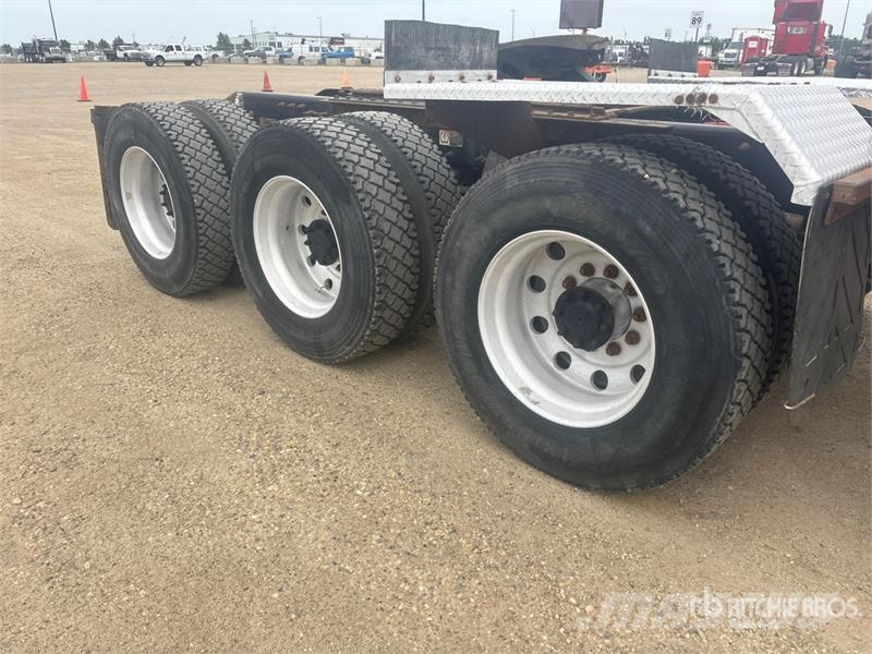 Peterbilt 567 Trekkers