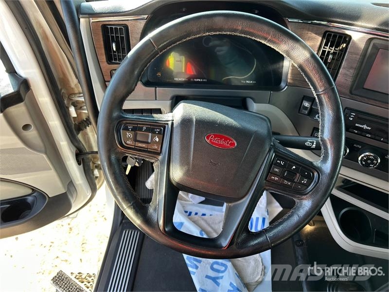 Peterbilt 567 Camiones tractor