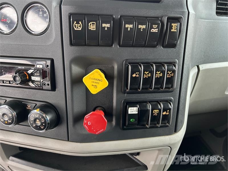 Peterbilt 567 Vetopöytäautot