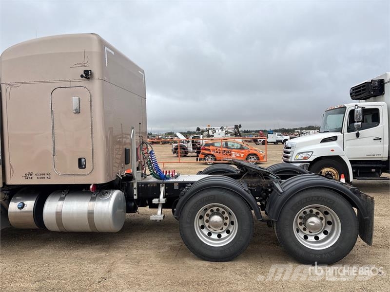 Peterbilt 567 Autotractoare