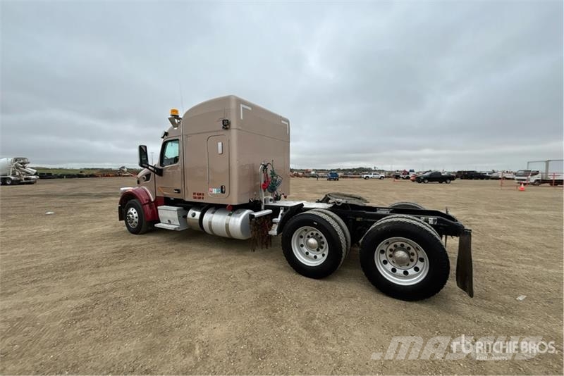 Peterbilt 567 Autotractoare