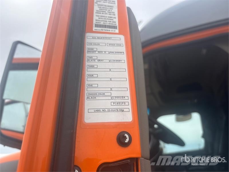 Peterbilt 567 Trekkers